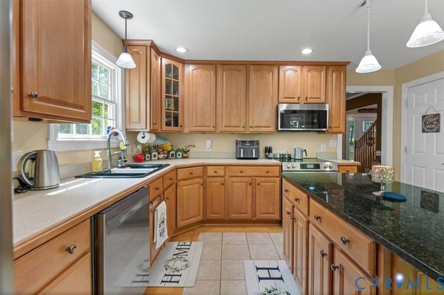 15476 Pine View Ln, Beaverdam, VA 23015