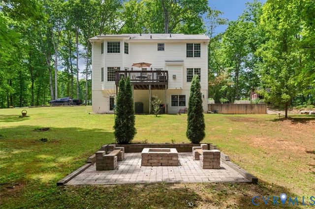 15476 Pine View Ln, Beaverdam, VA 23015