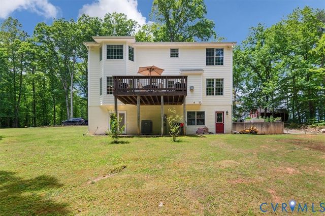 15476 Pine View Ln, Beaverdam, VA 23015