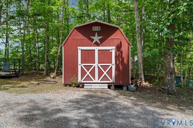 15476 Pine View Ln, Beaverdam, VA 23015