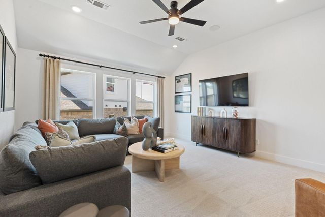 115 McMillian DR, Liberty Hill, TX 78642