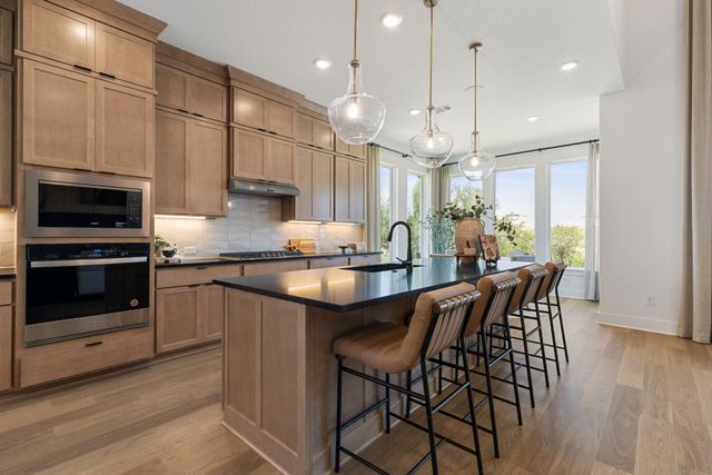115 McMillian DR, Liberty Hill, TX 78642