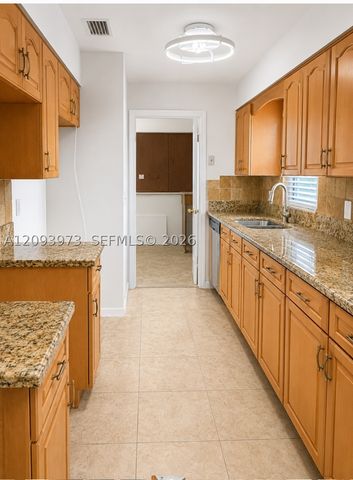 539 Sabal Palm Dr, Lake Park, FL 33403