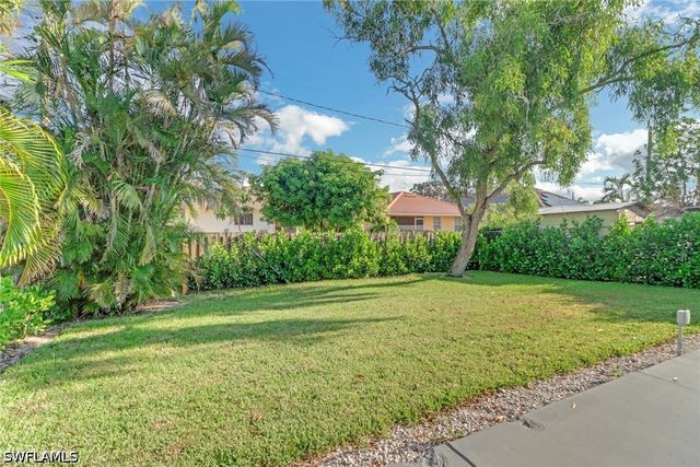 779 108th AVE N, Naples, FL 34108