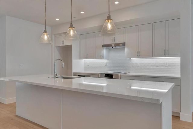 2741 Oak Road, Walnut Creek, CA 94597