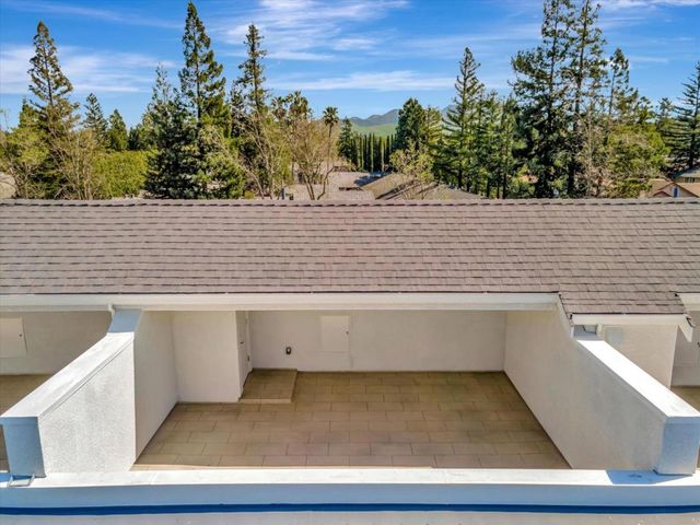 2741 Oak Road, Walnut Creek, CA 94597