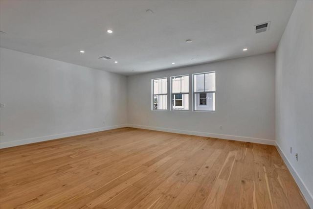 2741 Oak Road, Walnut Creek, CA 94597