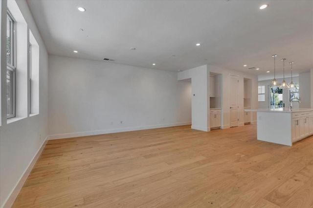 2741 Oak Road, Walnut Creek, CA 94597