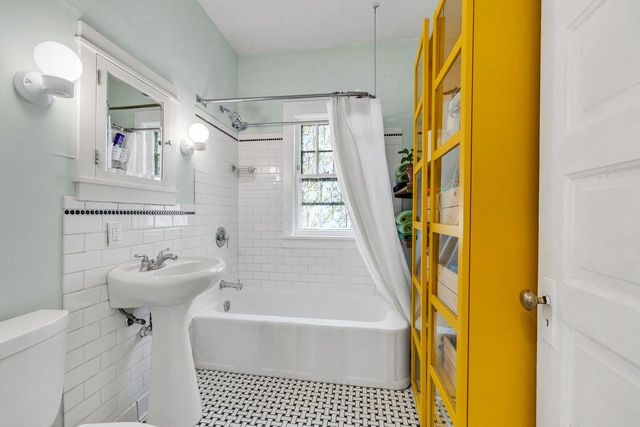 2122 Sommers Avenue, Madison, WI 53704