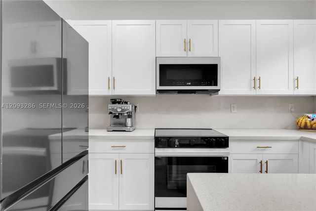 11127 W 32nd Ln, Hialeah, FL 33018