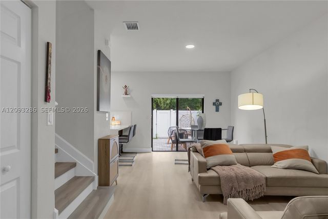 11127 W 32nd Ln, Hialeah, FL 33018