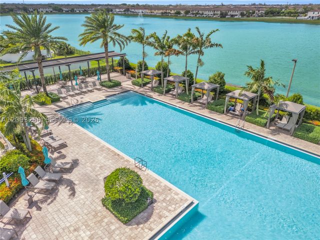 11127 W 32nd Ln, Hialeah, FL 33018