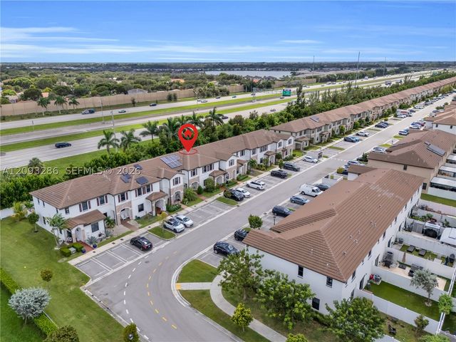 11127 W 32nd Ln, Hialeah, FL 33018