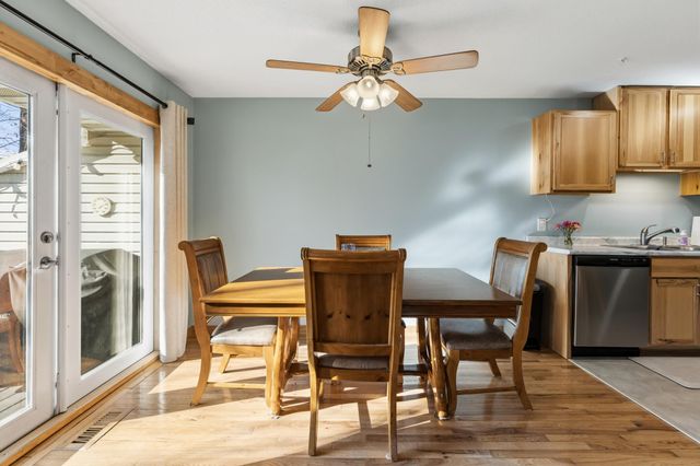 12222 Oak Leaf Circle, Burnsville, MN 55337