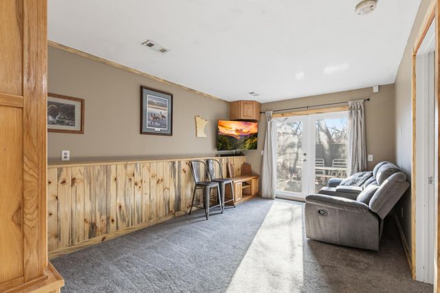 12222 Oak Leaf Circle, Burnsville, MN 55337