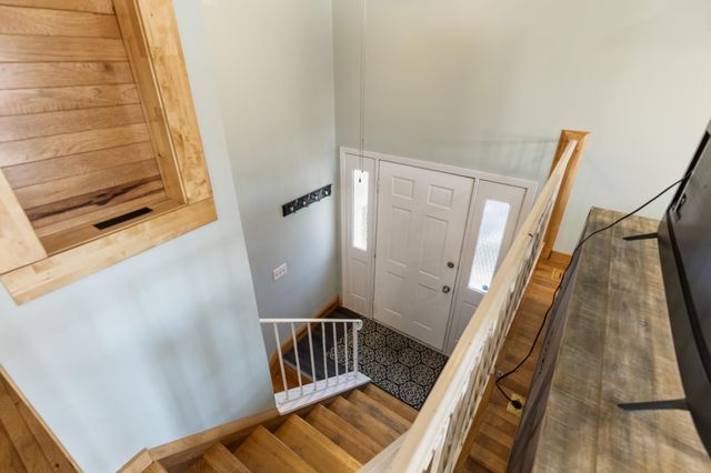 12222 Oak Leaf Circle, Burnsville, MN 55337