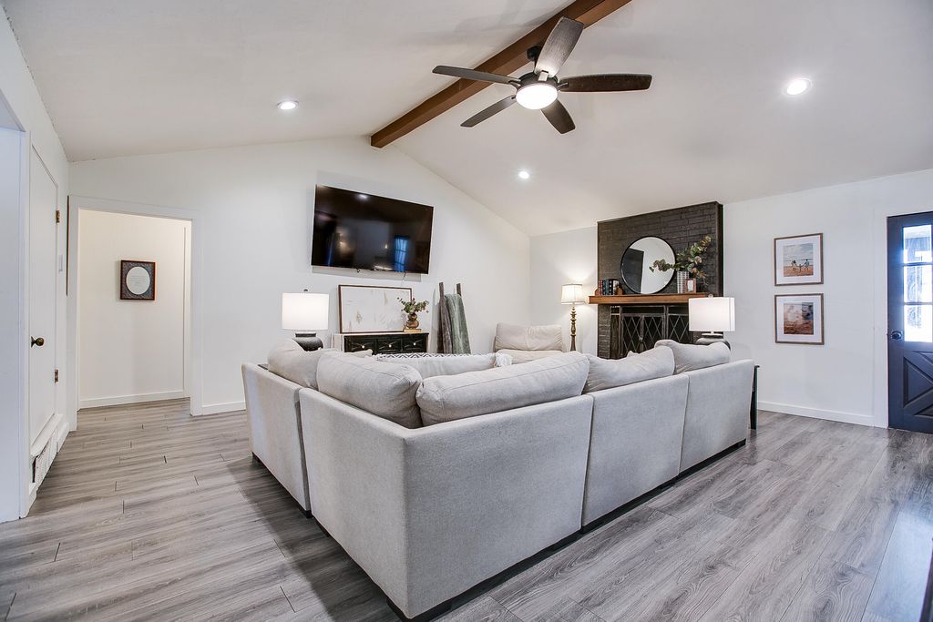 Image 10 of property listing at 3627 Old Post Circle, San Angelo, TX 76904