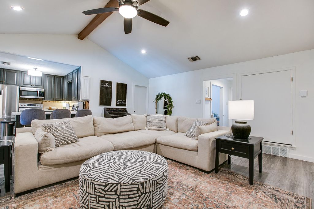 Image 13 of property listing at 3627 Old Post Circle, San Angelo, TX 76904