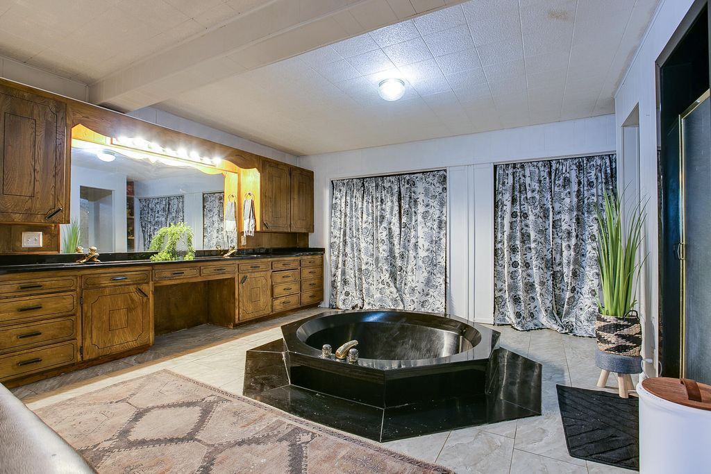 Image 22 of property listing at 3627 Old Post Circle, San Angelo, TX 76904