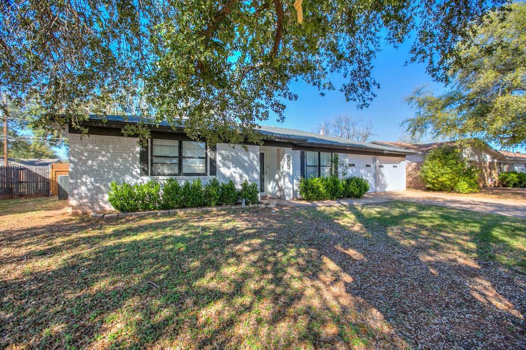 Image 6 of property listing at 3627 Old Post Circle, San Angelo, TX 76904