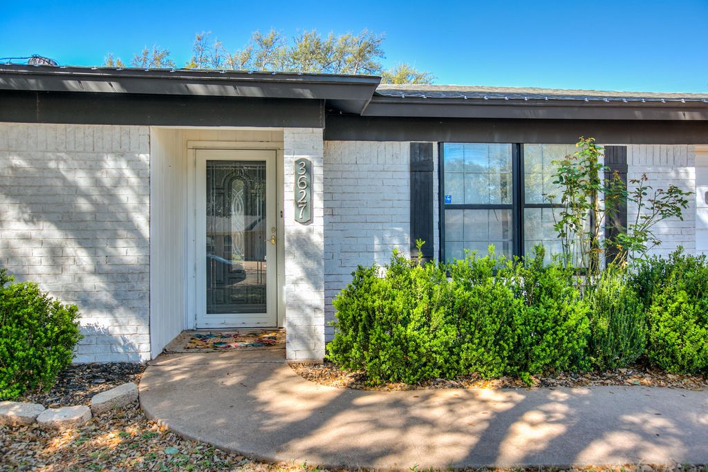 Image 7 of property listing at 3627 Old Post Circle, San Angelo, TX 76904