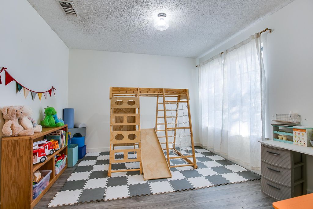 Image 9 of property listing at 3627 Old Post Circle, San Angelo, TX 76904