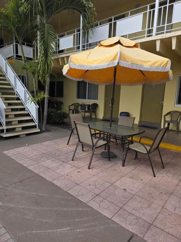 911 N Federal Highway 205, Lake Worth Beach, FL 33460