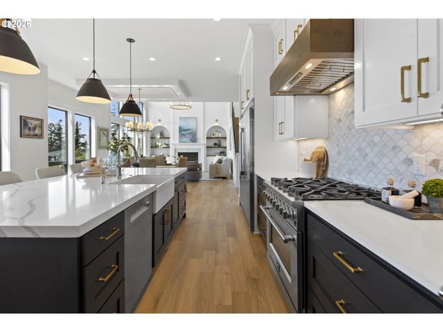 22890 WEATHERHILL Rd, West Linn, OR 97068