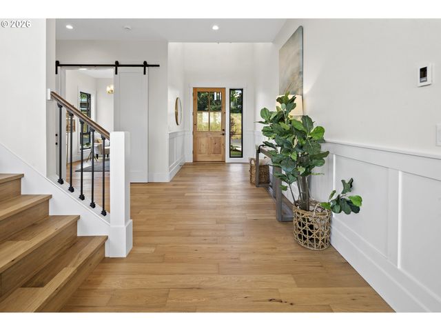 22890 WEATHERHILL Rd, West Linn, OR 97068