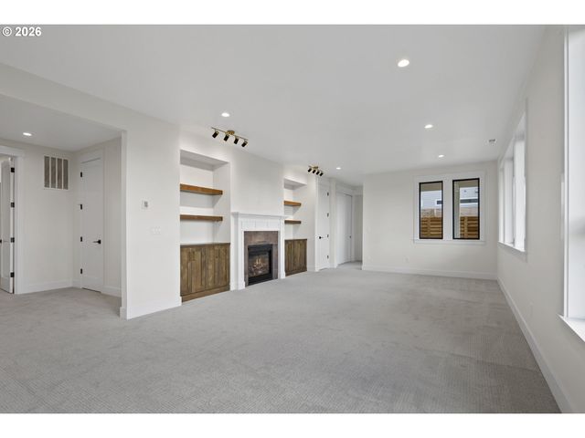 22890 WEATHERHILL Rd, West Linn, OR 97068