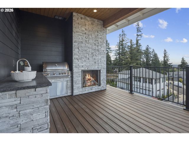 22890 WEATHERHILL Rd, West Linn, OR 97068