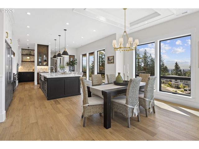 22890 WEATHERHILL Rd, West Linn, OR 97068