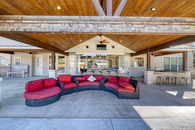 67 Stepping Stone, Concan, TX 78838