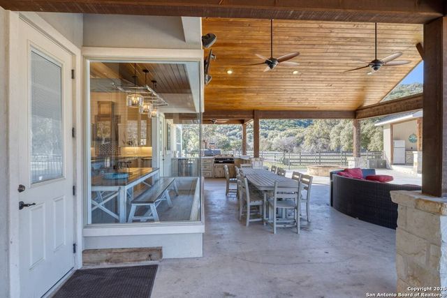 67 Stepping Stone, Concan, TX 78838