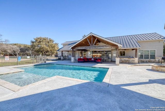 67 Stepping Stone, Concan, TX 78838