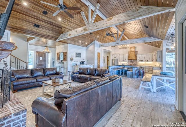 67 Stepping Stone, Concan, TX 78838