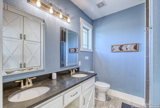 67 Stepping Stone, Concan, TX 78838