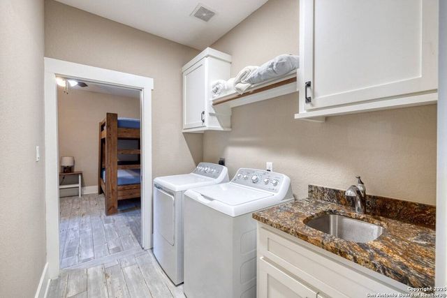 67 Stepping Stone, Concan, TX 78838