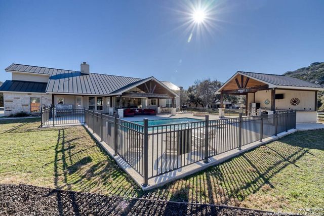 67 Stepping Stone, Concan, TX 78838