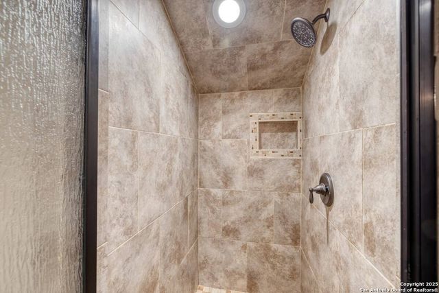 67 Stepping Stone, Concan, TX 78838