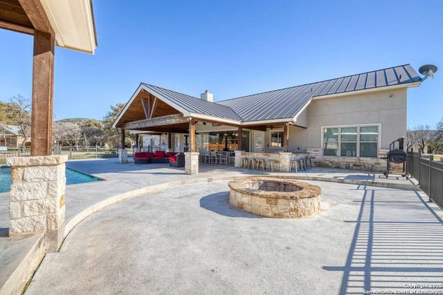 67 Stepping Stone, Concan, TX 78838