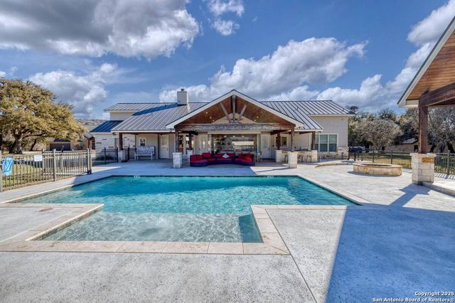 67 Stepping Stone, Concan, TX 78838