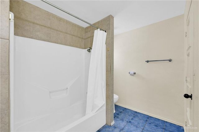 2316 Pin Oak Road, Edinburg, TX 78539