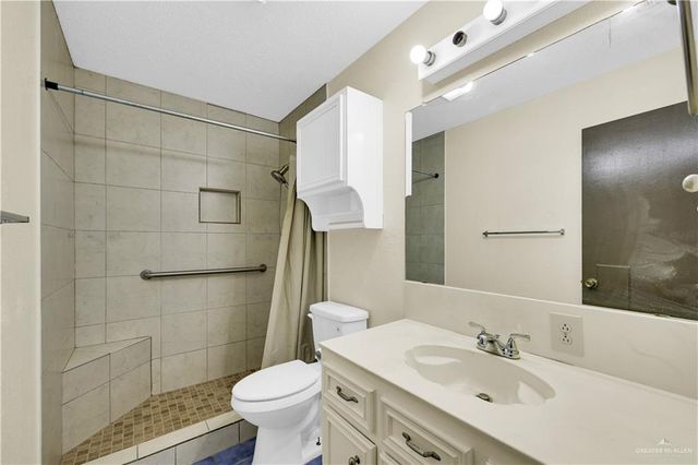 2316 Pin Oak Road, Edinburg, TX 78539