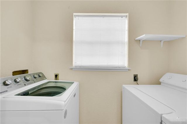 2316 Pin Oak Road, Edinburg, TX 78539