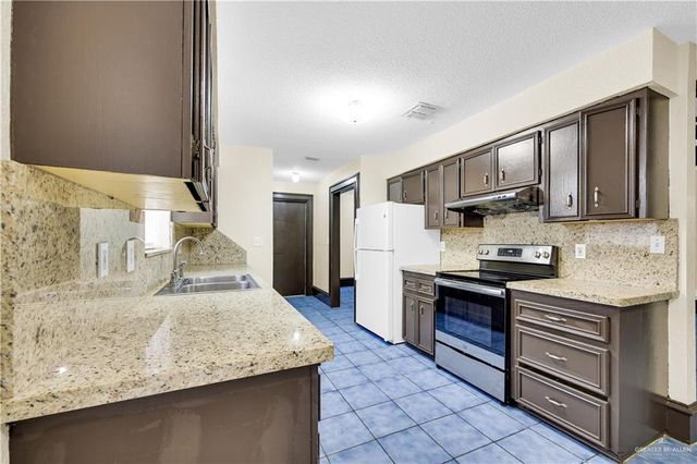 2316 Pin Oak Road, Edinburg, TX 78539