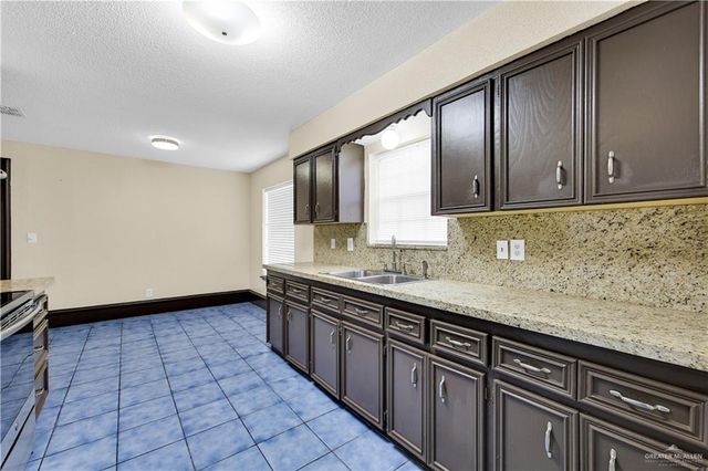 2316 Pin Oak Road, Edinburg, TX 78539