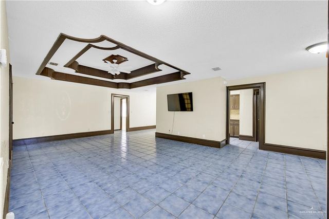 2316 Pin Oak Road, Edinburg, TX 78539