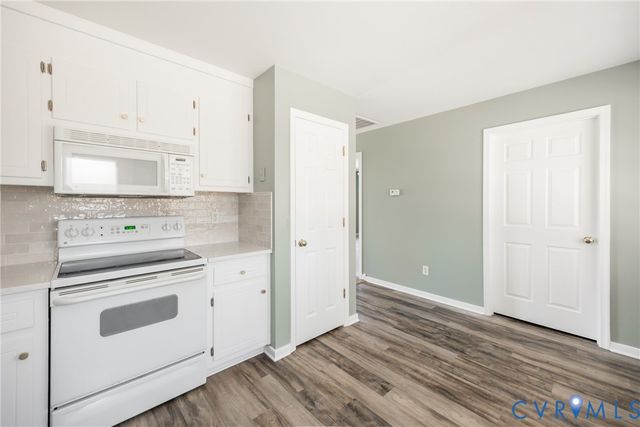 3719 Vanhorn Ct, Chester, VA 23831