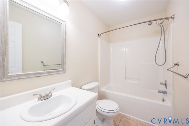 3719 Vanhorn Ct, Chester, VA 23831